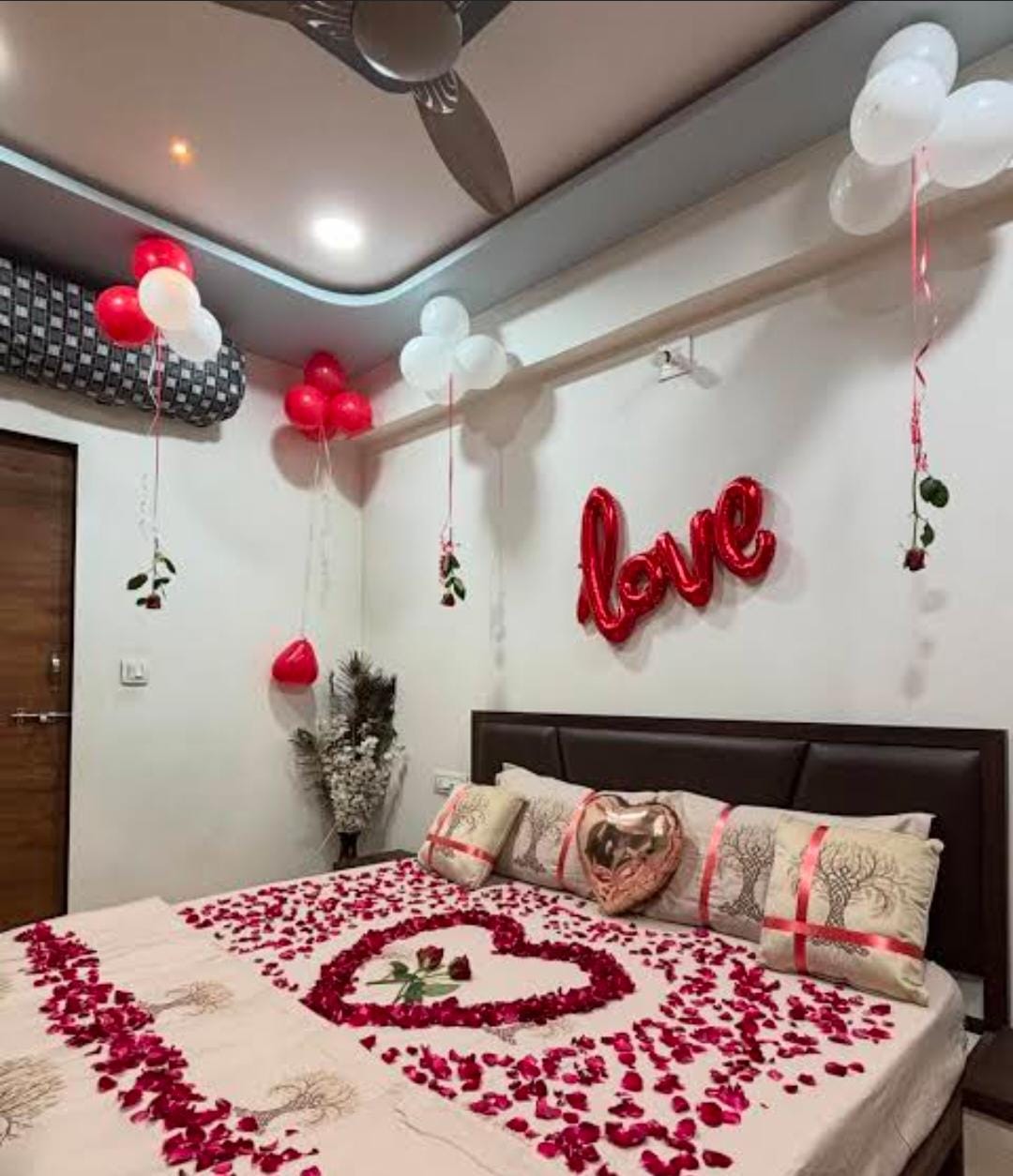 Room & Decor -Book Now